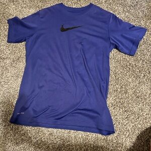 Nike T-shirt size XL color purple